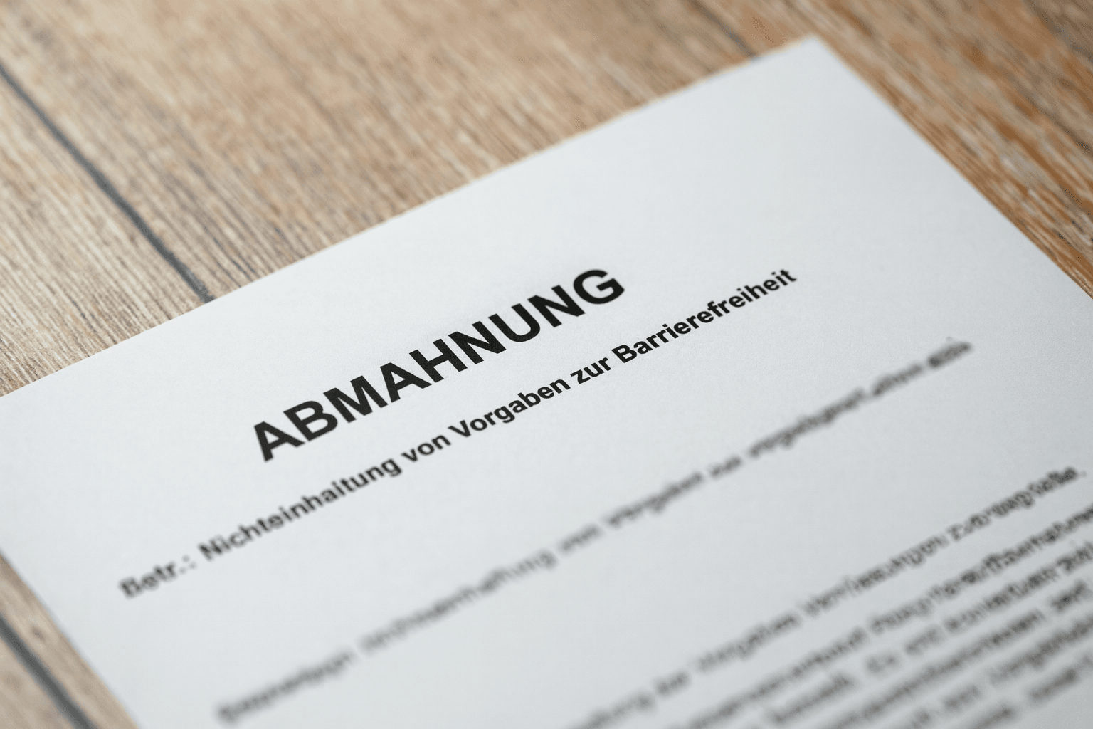 Fiktiver Entwurf eines Abmahnungsschreibens der Marktüberwachungsstelle mit der Beschreibung "Nichteinhaltung von Vorgaben zur Barrierefreiheit."