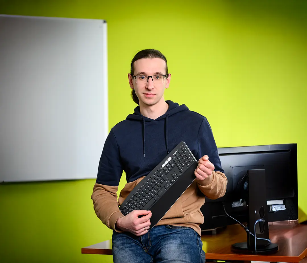 Portrait photo of Robert Juzak